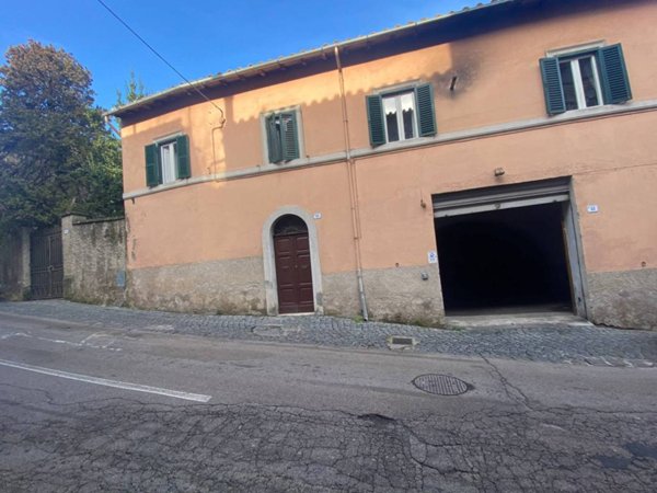 casa indipendente in vendita a Ronciglione