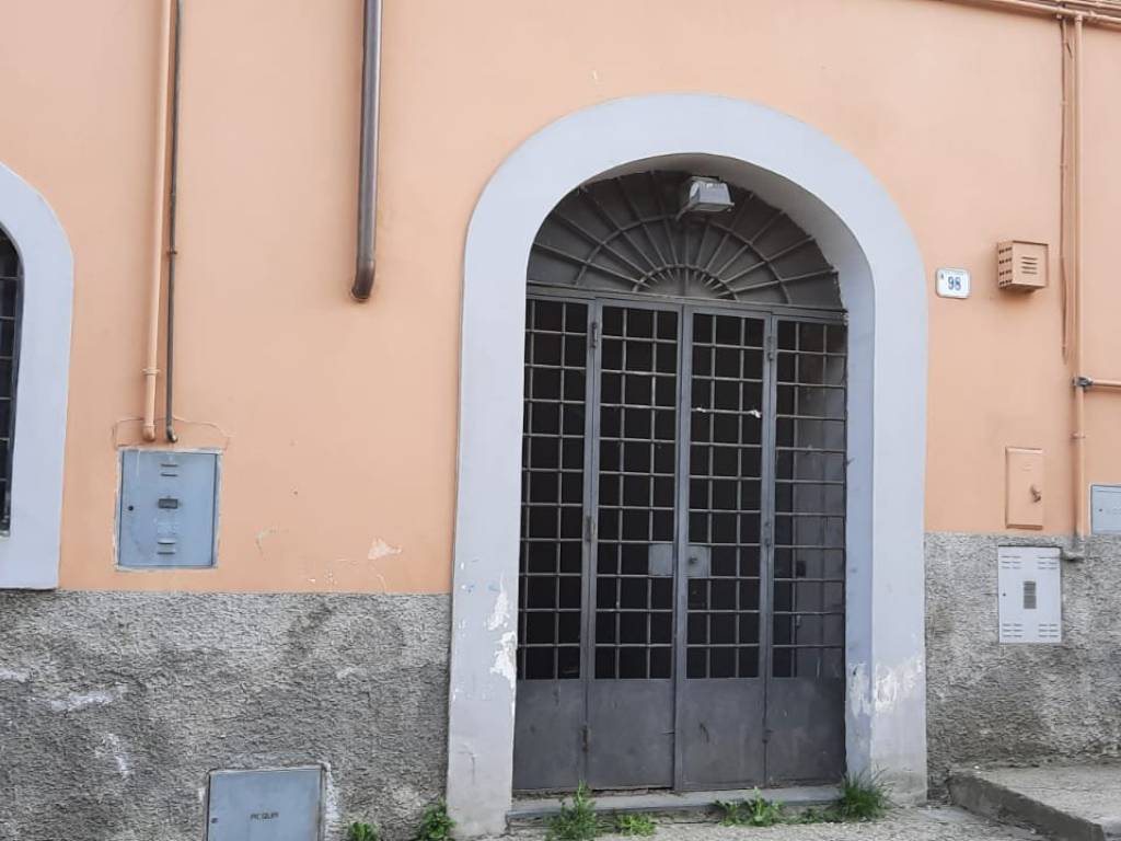 negozio in vendita a Ronciglione