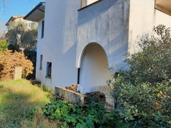 casa indipendente in vendita a Ronciglione