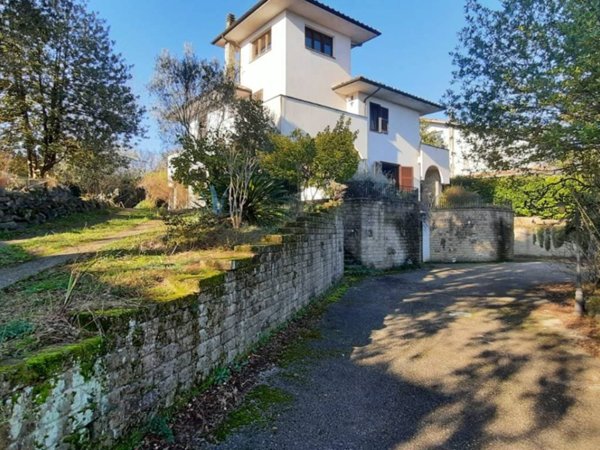casa indipendente in vendita a Ronciglione