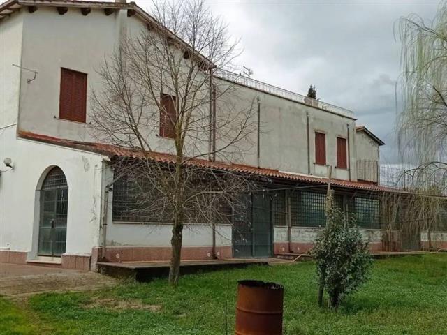 casa indipendente in vendita a Ronciglione