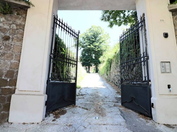 casa indipendente in vendita a Ronciglione