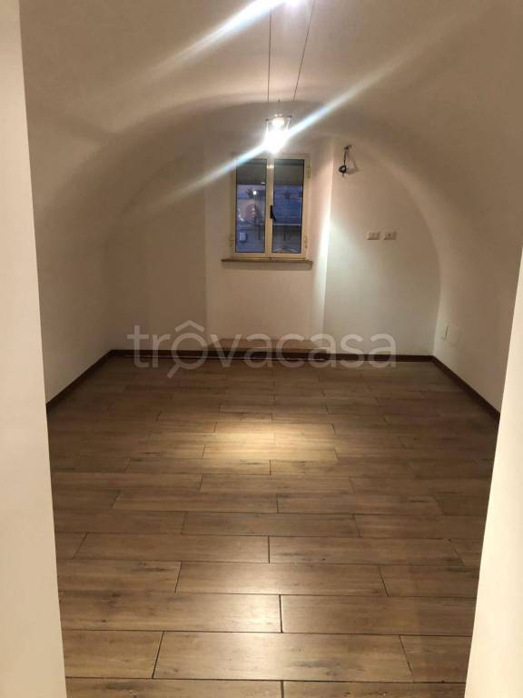 negozio in vendita a Ronciglione