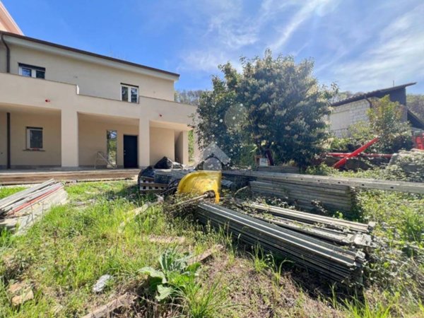 casa indipendente in vendita a Ronciglione