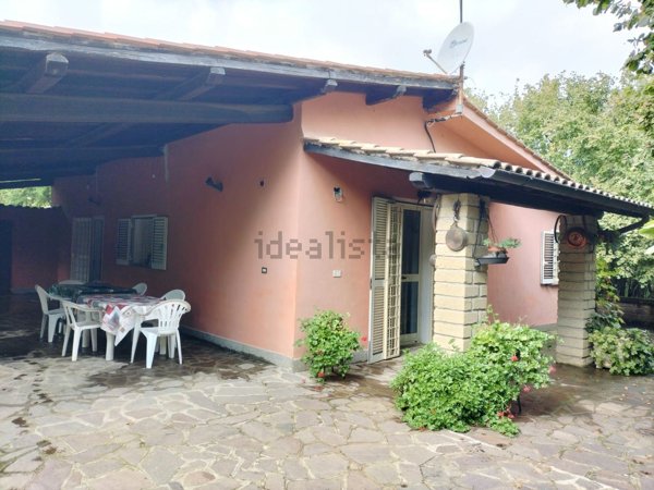 casa indipendente in vendita a Ronciglione