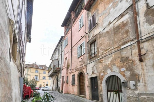 casa indipendente in vendita a Ronciglione