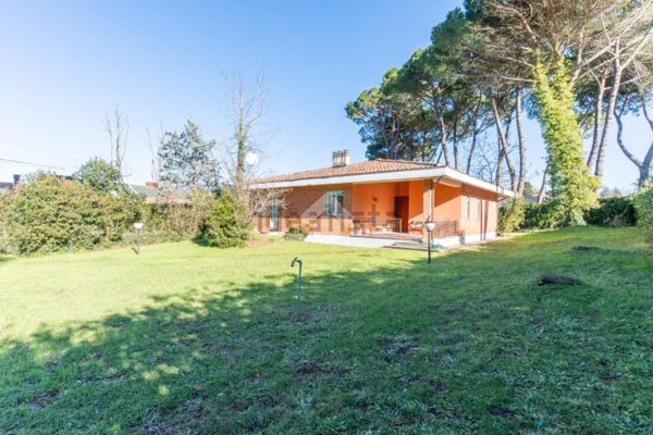 casa indipendente in vendita a Ronciglione