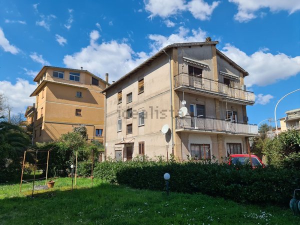 appartamento in vendita a Ronciglione