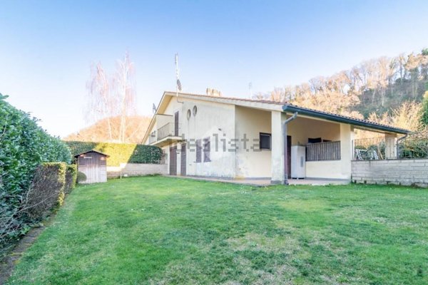casa indipendente in vendita a Ronciglione
