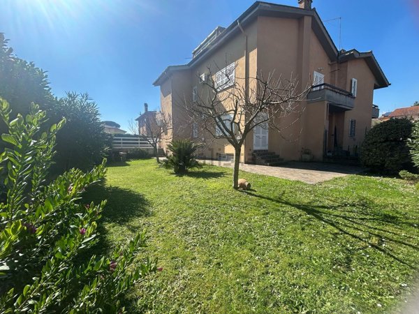casa indipendente in vendita a Ronciglione