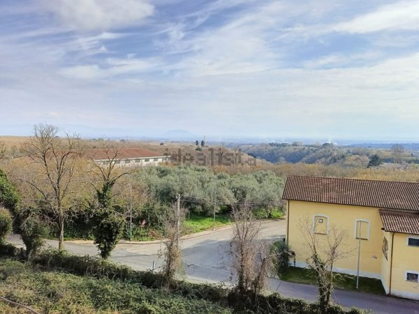 appartamento in vendita a Ronciglione
