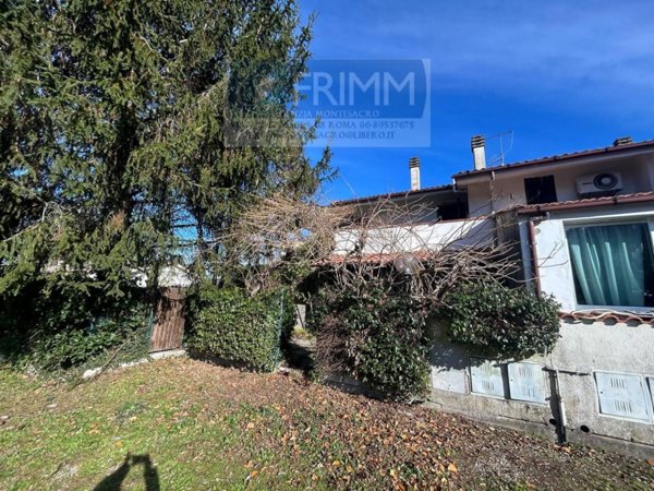 casa indipendente in vendita a Ronciglione
