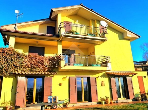 casa indipendente in vendita a Ronciglione