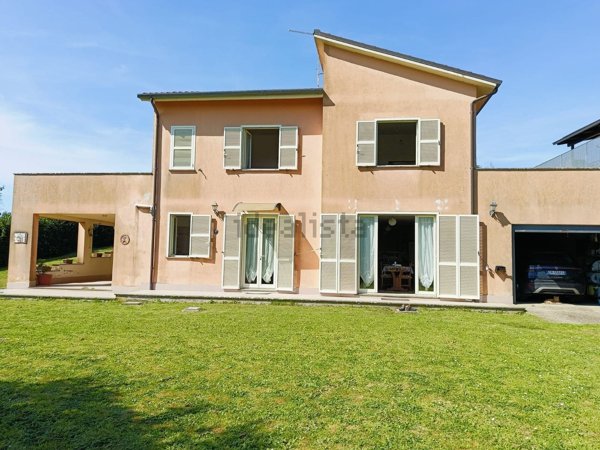 casa indipendente in vendita a Ronciglione