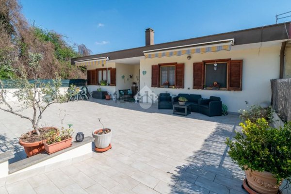 casa indipendente in vendita a Ronciglione