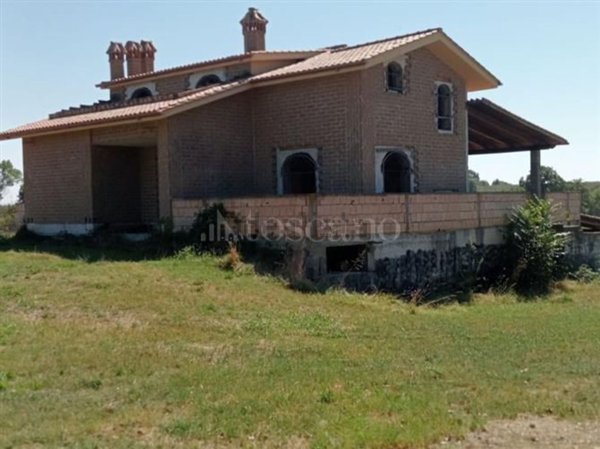 casa indipendente in vendita a Ronciglione