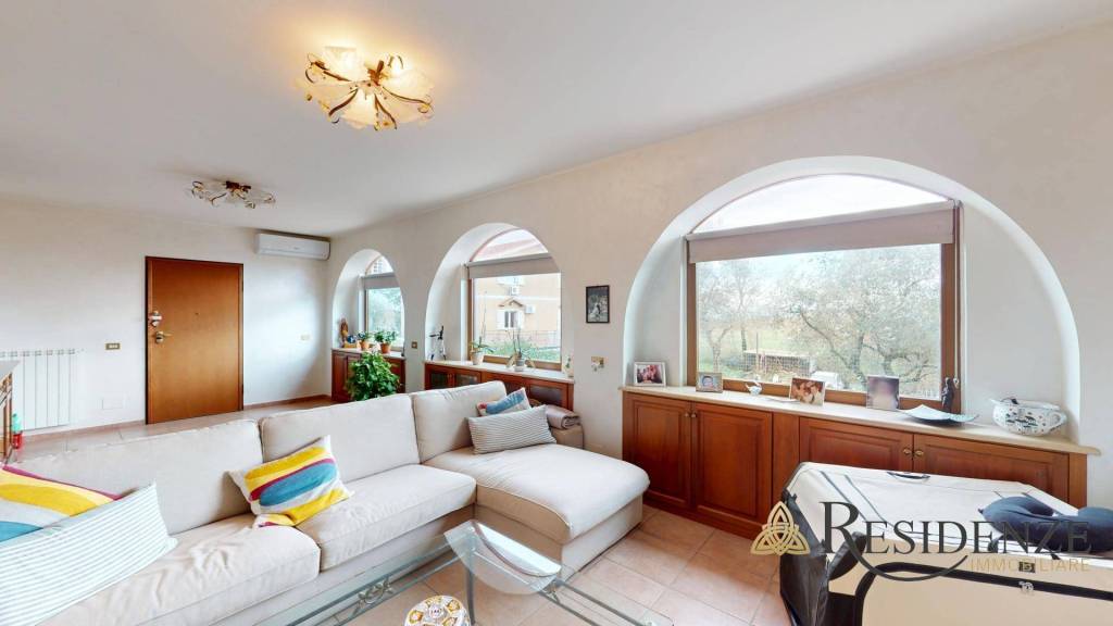 casa indipendente in vendita a Ronciglione