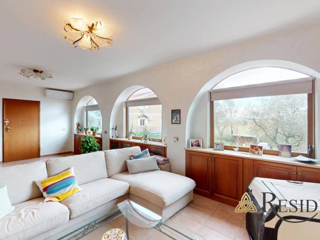 casa indipendente in vendita a Ronciglione