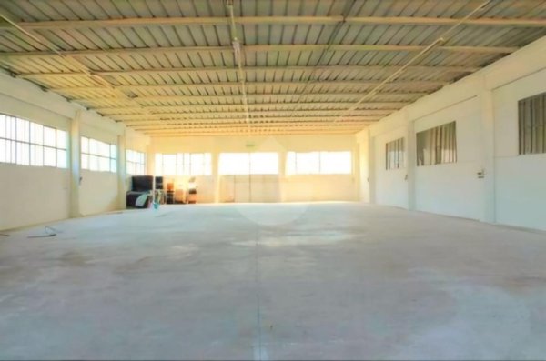 locale di sgombero in vendita a Ronciglione