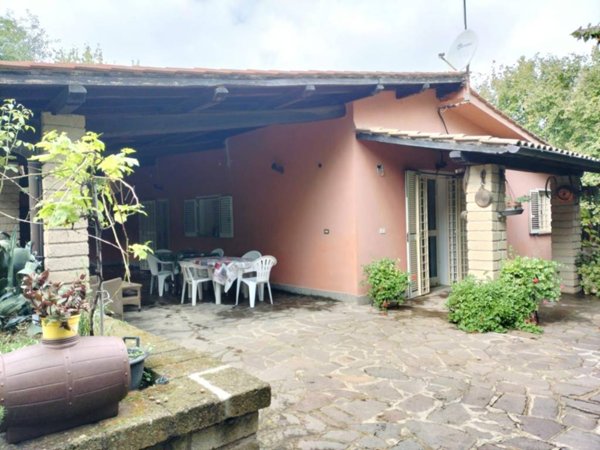 casa indipendente in vendita a Ronciglione