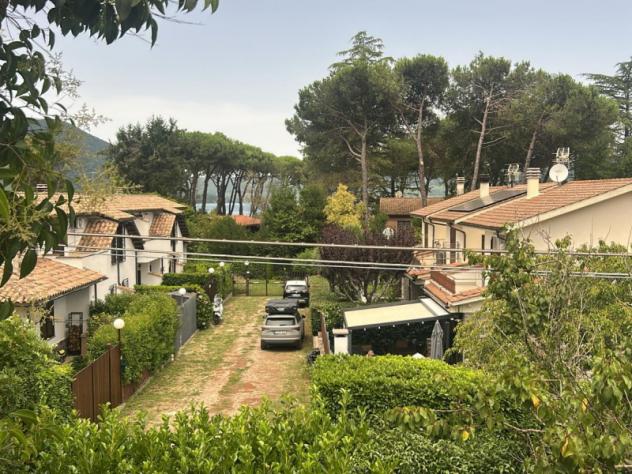 casa indipendente in vendita a Ronciglione