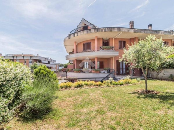 casa indipendente in vendita a Ronciglione