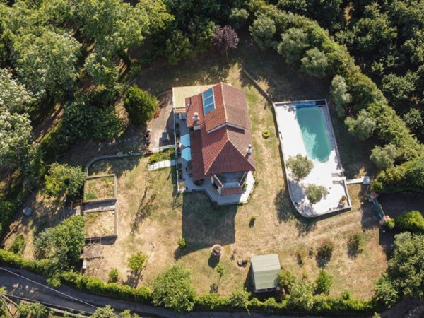 casa indipendente in vendita a Ronciglione