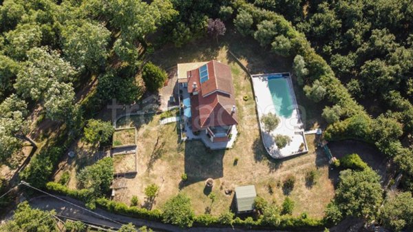 casa indipendente in vendita a Ronciglione