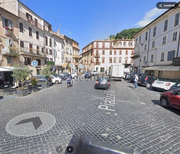 locale commerciale in vendita a Ronciglione