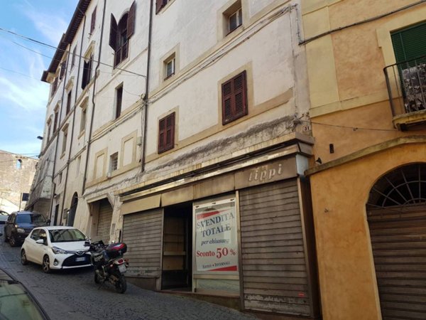 negozio in vendita a Ronciglione