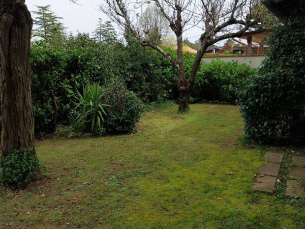 casa indipendente in vendita a Ronciglione