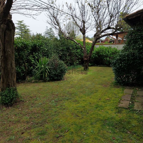 casa indipendente in vendita a Ronciglione