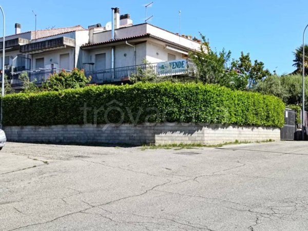 casa indipendente in vendita a Ronciglione