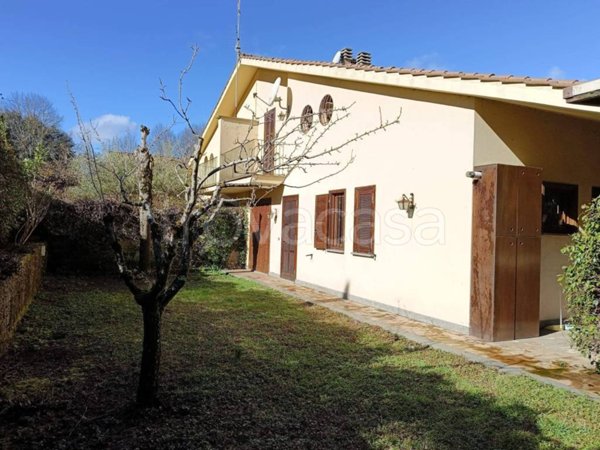 casa indipendente in vendita a Ronciglione