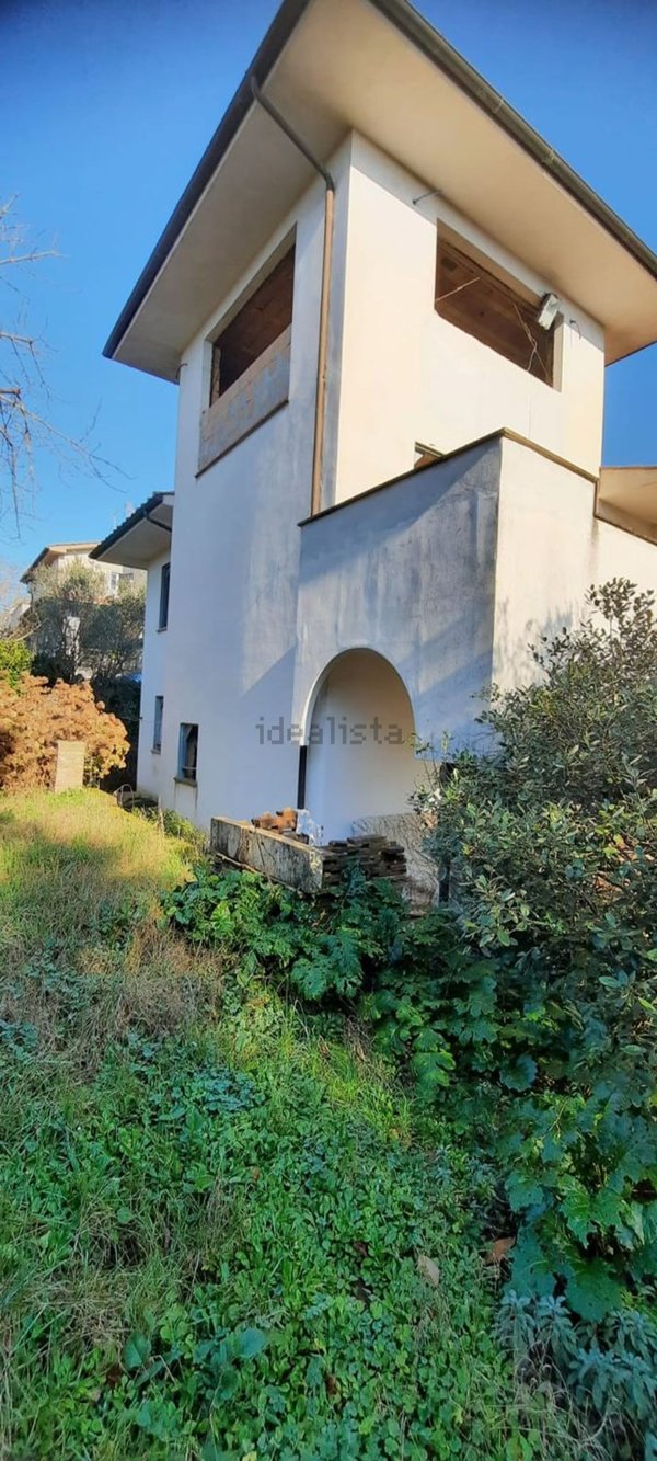 casa indipendente in vendita a Ronciglione