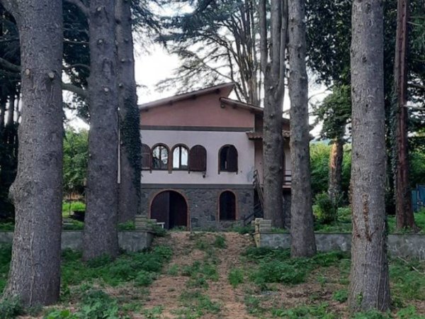 casa indipendente in vendita a Ronciglione