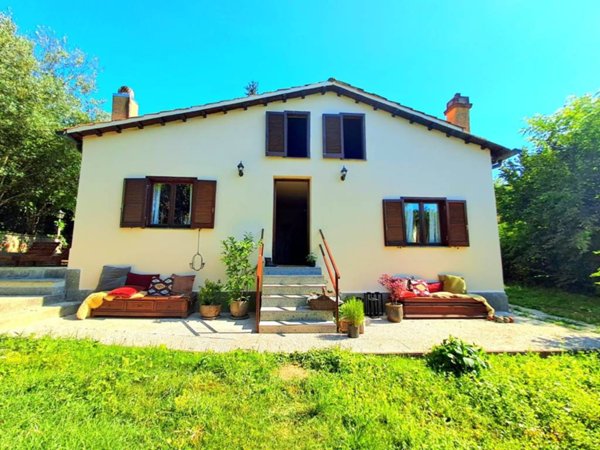 casa indipendente in vendita a Ronciglione