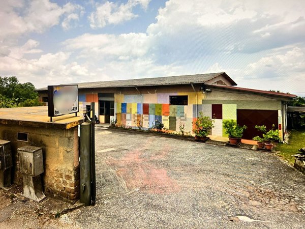 locale commerciale in vendita a Ronciglione