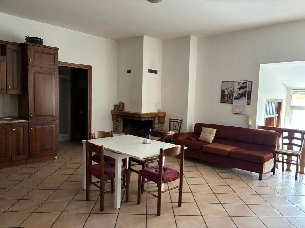 casa indipendente in vendita a Ronciglione