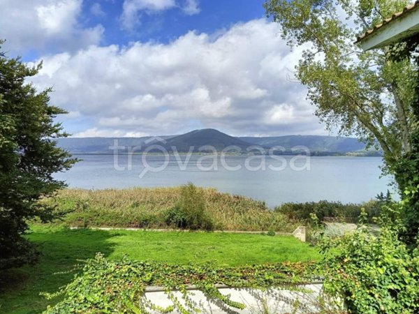 casa indipendente in vendita a Ronciglione