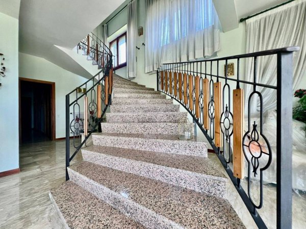 casa indipendente in vendita a Ronciglione