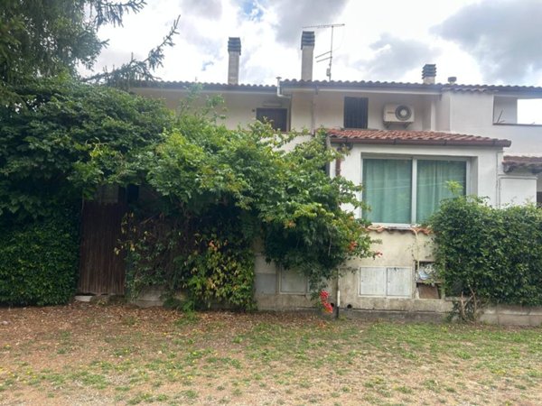 casa indipendente in vendita a Ronciglione