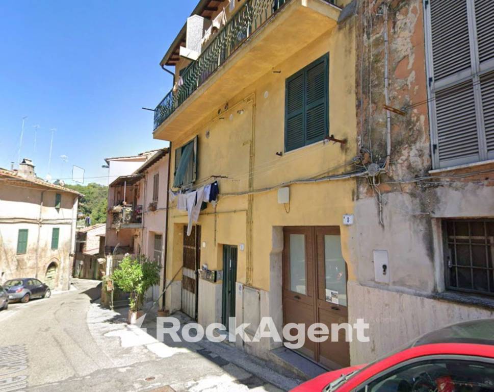 locale commerciale in vendita a Ronciglione