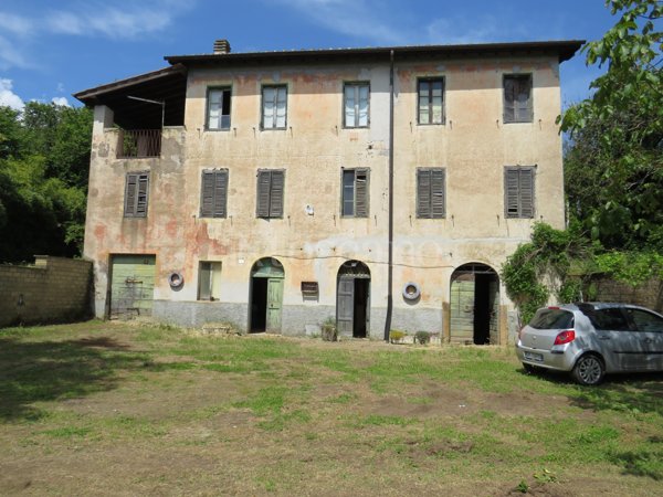 casa indipendente in vendita a Ronciglione