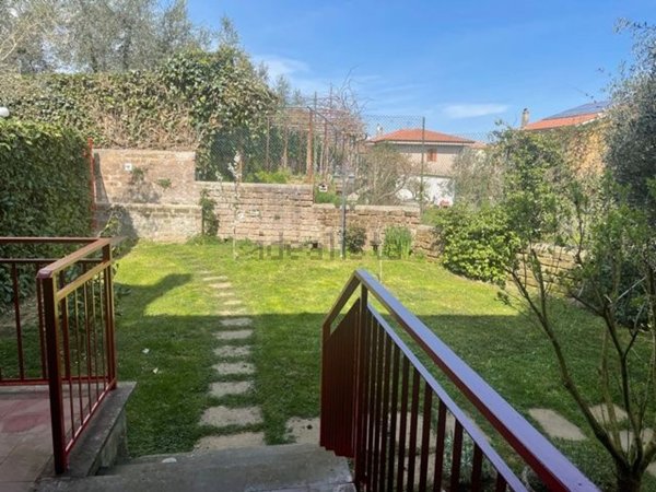 casa indipendente in vendita a Ronciglione