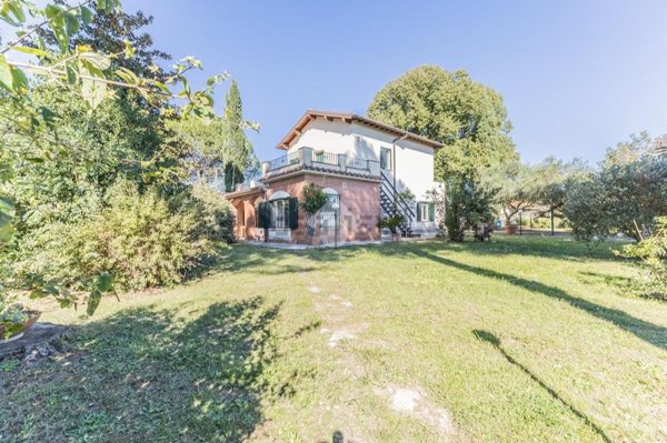 casa indipendente in vendita a Ronciglione