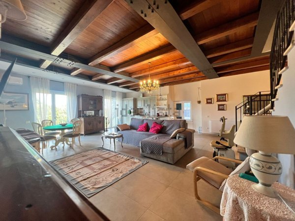 casa indipendente in vendita a Ronciglione