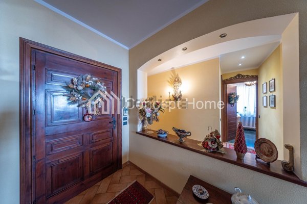 casa indipendente in vendita a Ronciglione