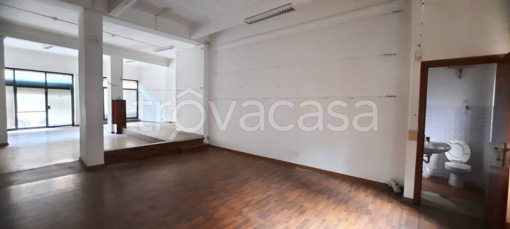 negozio in vendita a Ronciglione