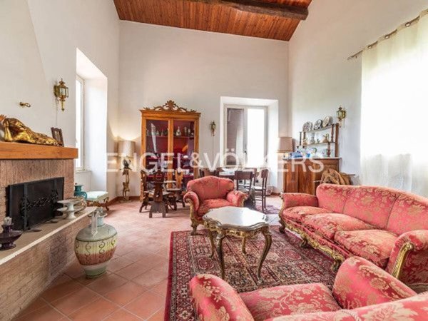 casa indipendente in vendita a Ronciglione